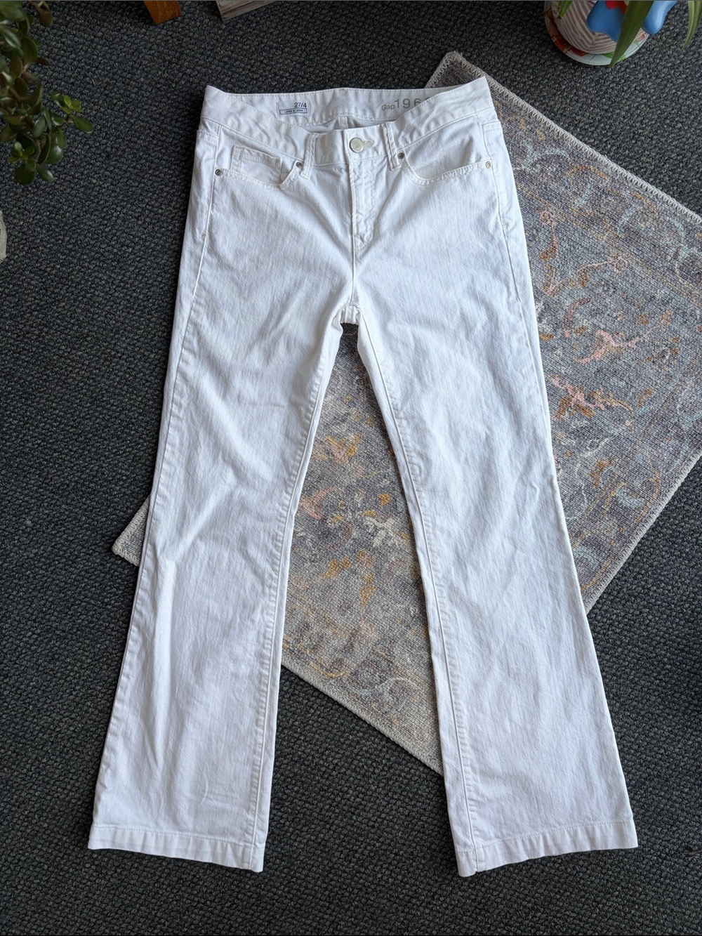 GAP 1969 White Long and Lean Jeans